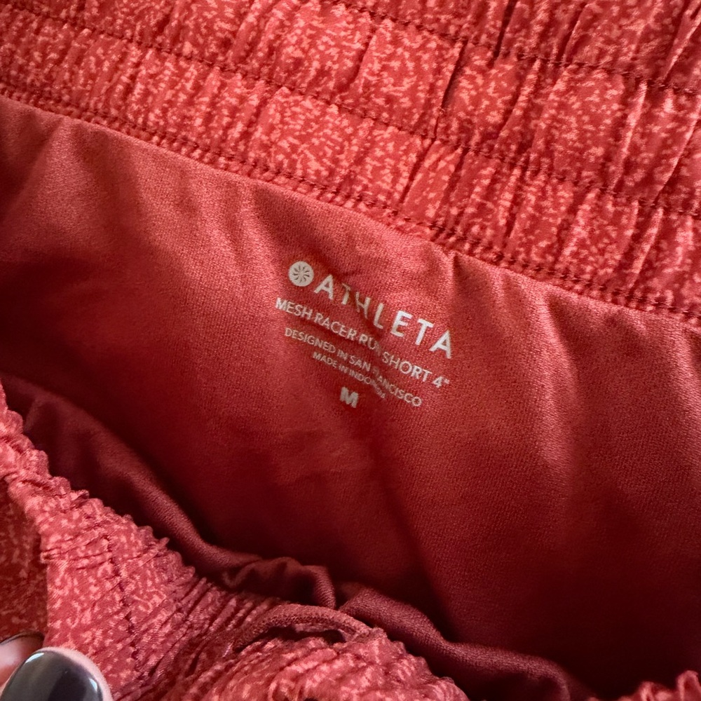 NWT Athleta 4” Mesh Racer Run Shorts M - Picture 5 of 8